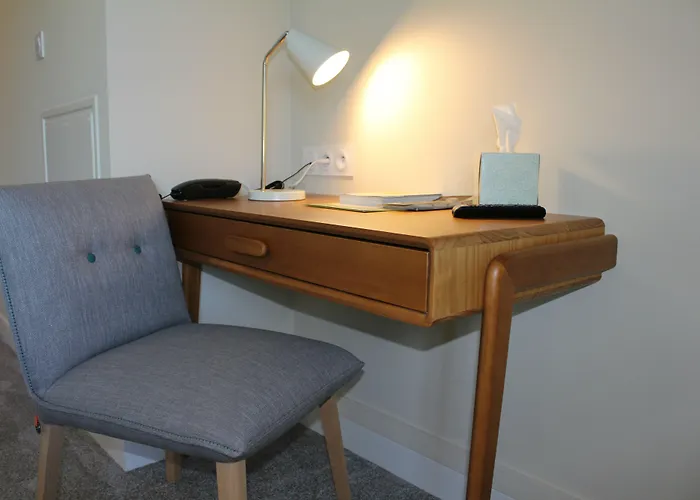 Logis Hotel Lodge La Valette